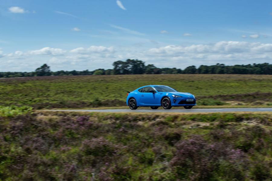  Toyota GT 86 Blue Edition 2018 года  (UK) (фото 14 из 40)